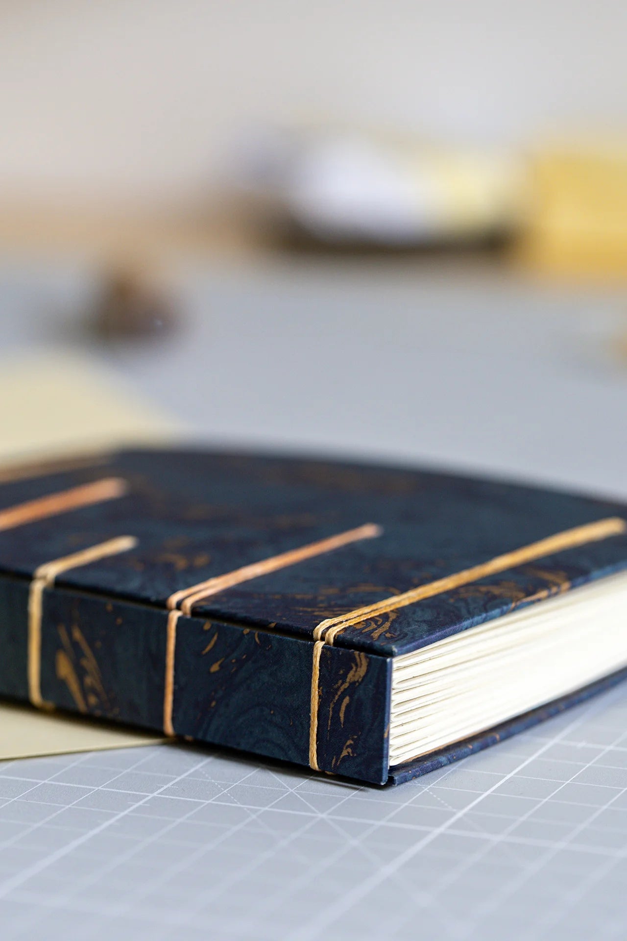 A6 Notebook Crisscross Gold Marbled