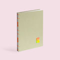 Quaderno sartoriale con dettaglio unico pittorico con colori fluo neon su carta ecologica da scarti agroindustriali e riciclo con texture tattile materica con legatura copta e legatura a fiocco in filo arancione fluo che uniscono fascicoli in carta riciclata di qualità dotted regalo unico fatto a mano.